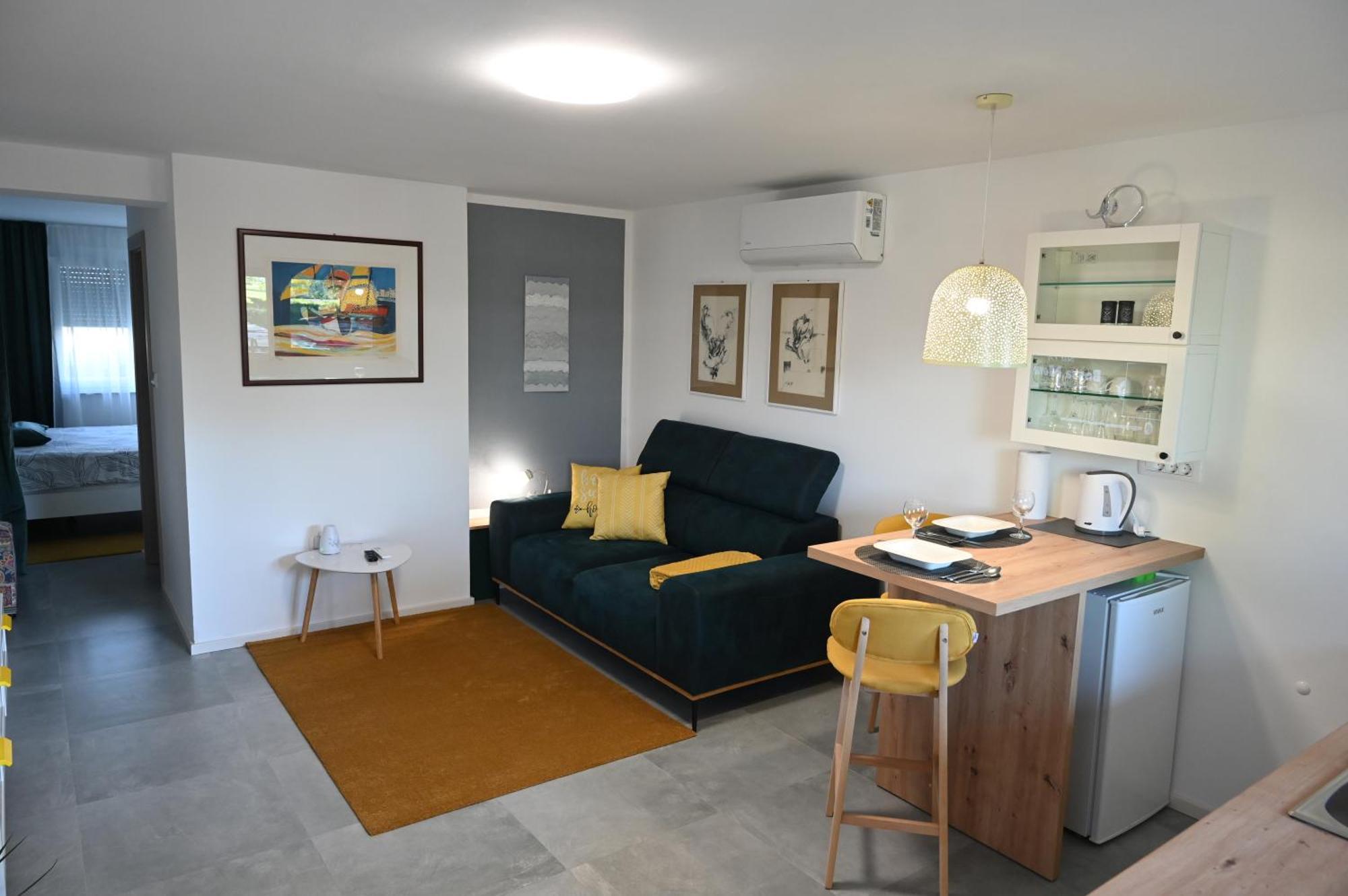 Studio Apartman Una -Self Check In,Free Parking Karlovac Bagian luar foto