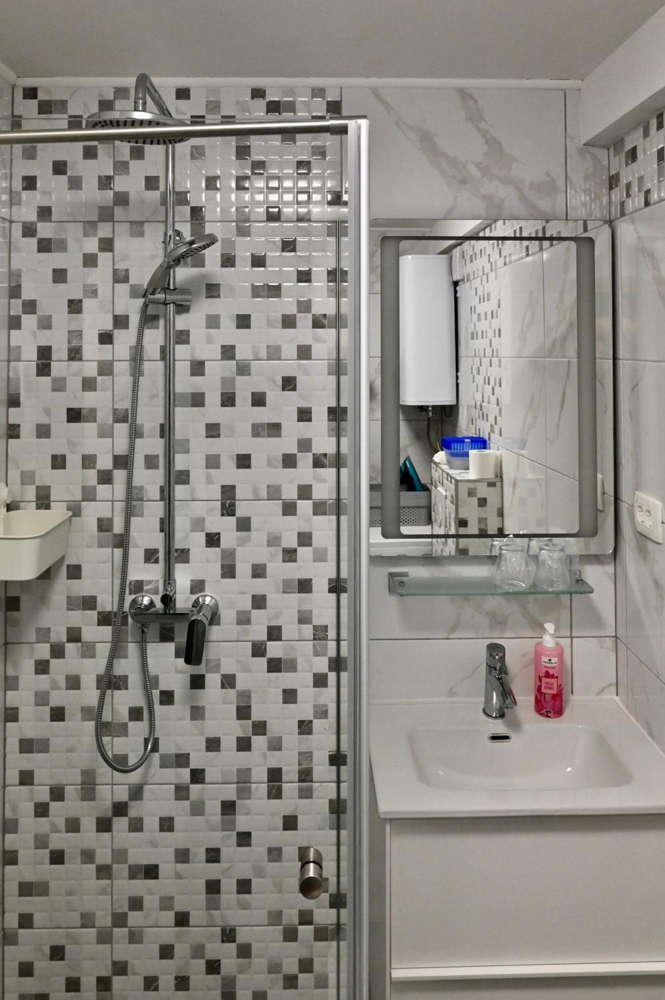 Studio Apartman Una -Self Check In,Free Parking Karlovac Bagian luar foto