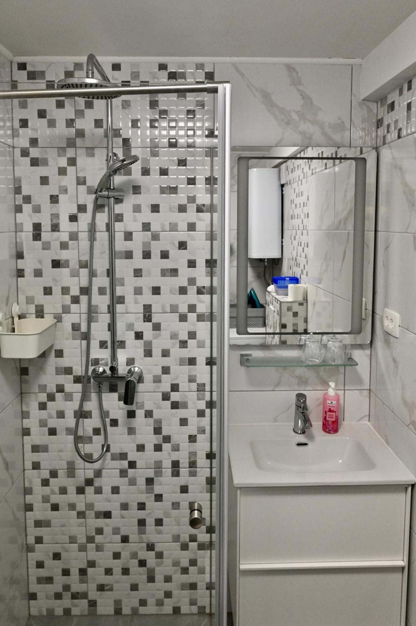Studio Apartman Una -Self Check In,Free Parking Karlovac Bagian luar foto